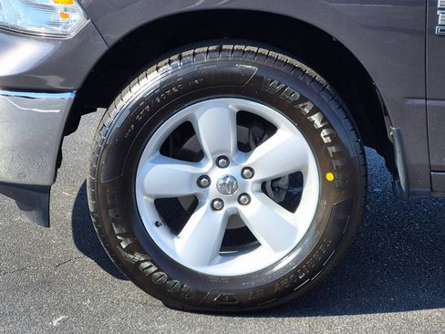 Used 2024 RAM 1500 Classic SLT AWD/4WD image 10