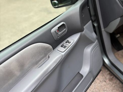 Used 1999 Toyota Sienna CE FWD image 32