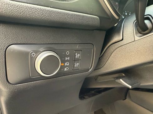 Used 2020 Ford Escape SE image 11