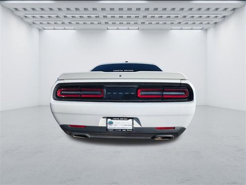 Used 2020 Dodge Challenger SXT image 5