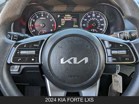 Used 2024 Kia Forte LXS image 13