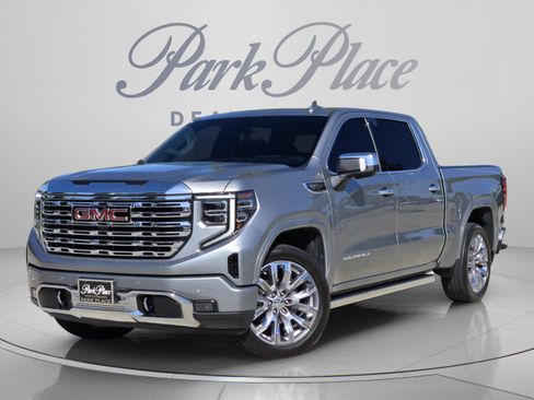Used 2024 GMC Sierra 1500 Denali w/ Denali Reserve Package AWD/4WD image 1