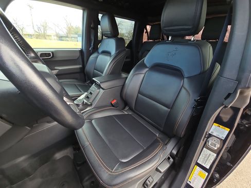 Used 2021 Ford Bronco Badlands image 12