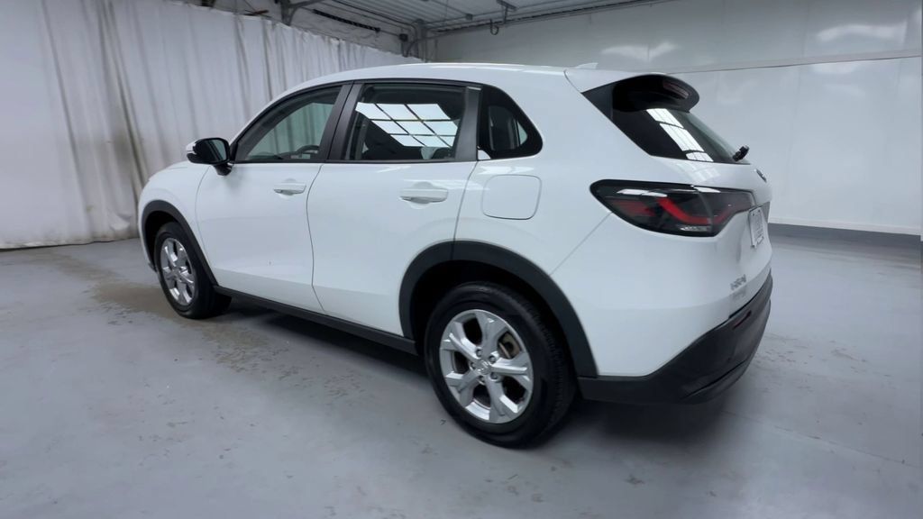 Certified 2024 Honda HR-V LX image 6