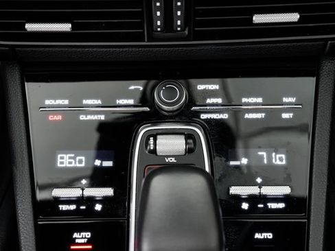 Certified 2021 Porsche Cayenne S AWD/4WD image 19