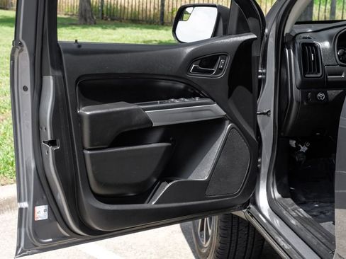 Used 2020 Chevrolet Colorado LT w/ Colorado RST Special Edition RWD image 43