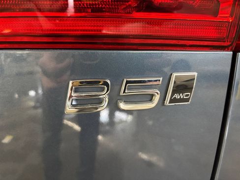 Certified 2023 Volvo XC60 B5 Ultimate AWD/4WD image 31