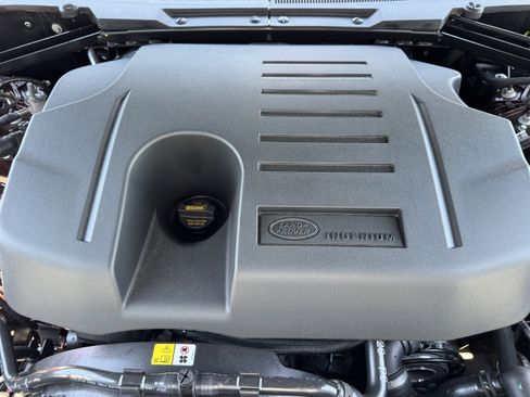 New 2026 Land Rover Defender 90 X-Dynamic SE AWD/4WD image 7