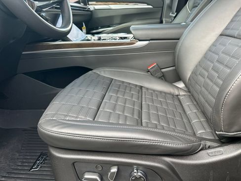 New 2026 Cadillac Escalade ESV Platinum Sport w/ LPO, ONYX Package image 9