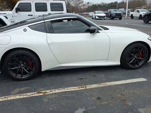 Used 2025 Nissan Z Performance w/ Floor Mat Package image 5