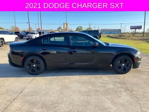 Used 2021 Dodge Charger SXT w/ Leather Interior Group image 8