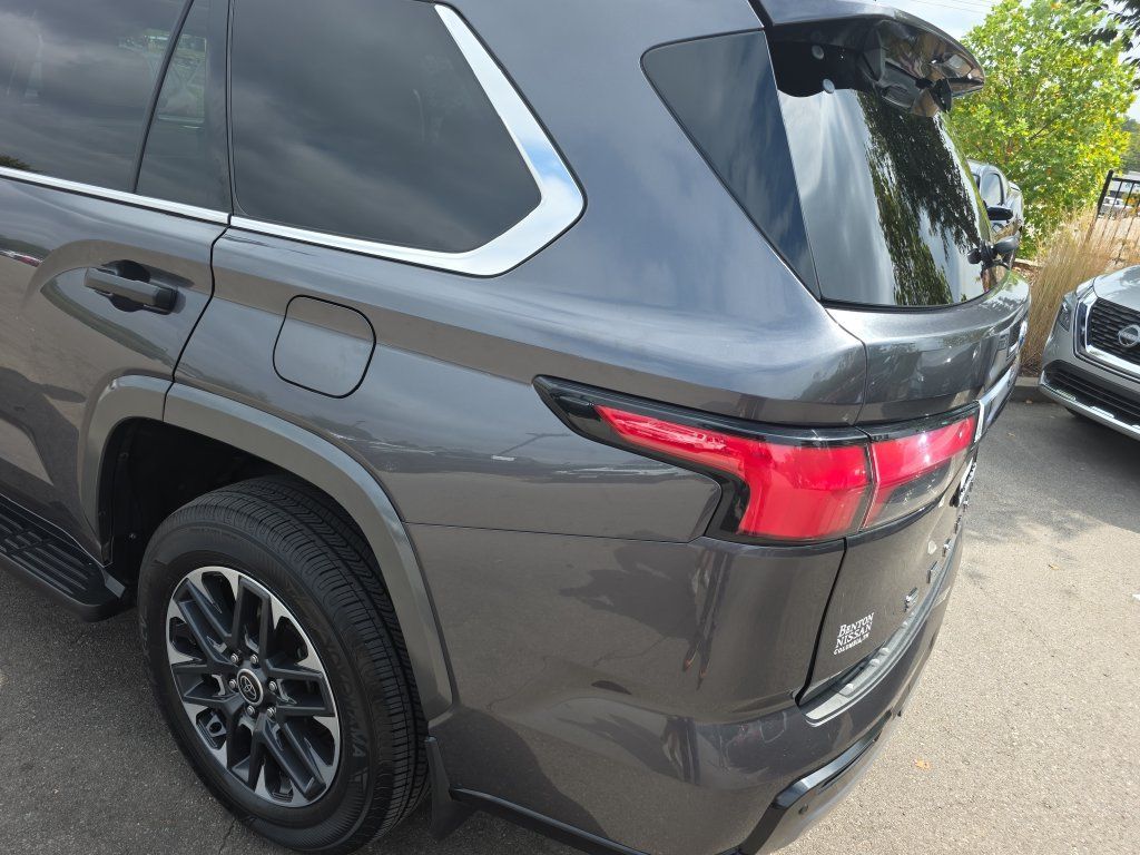 Used 2023 Toyota Sequoia Limited w/ Tow Technology Package AWD/4WD image 36