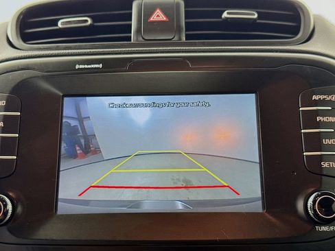 Used 2018 Kia Soul + FWD image 16