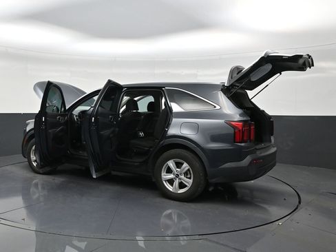 Used 2023 Kia Sorento LX FWD image 31