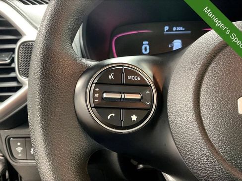 Used 2025 Kia Soul LX w/ LX Technology Package FWD image 24