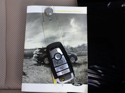 Used 2022 Ford Escape SEL image 52