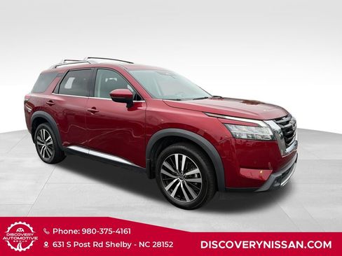 Certified 2023 Nissan Pathfinder Platinum AWD/4WD image 7