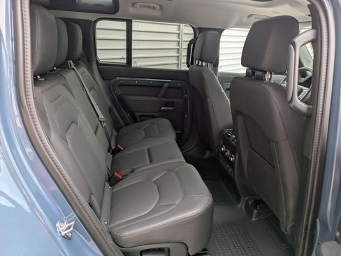 Used 2025 Land Rover Defender 110 S image 34