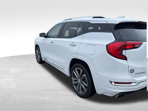 Certified 2019 GMC Terrain Denali w/ Advanced Safety Package FWD image 8