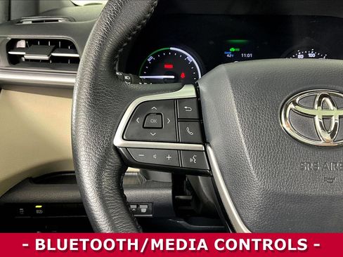 Used 2021 Toyota Sienna XLE image 12