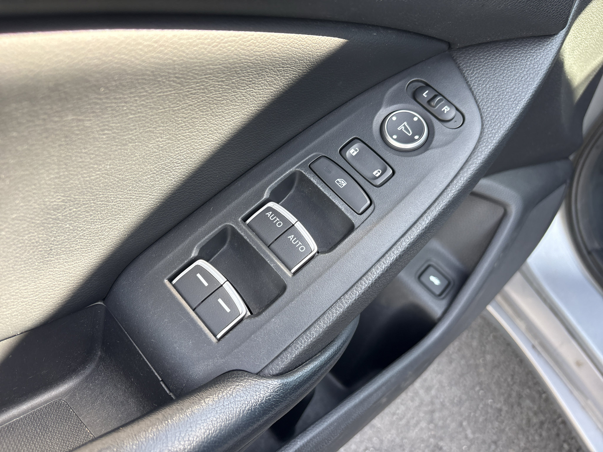 Used 2018 Honda Accord Sport image 15