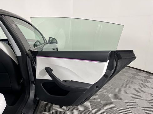 Used 2025 Tesla Model 3 Long Range image 38