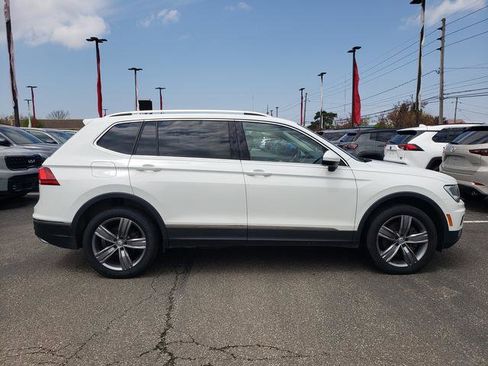 Used 2020 Volkswagen Tiguan SEL AWD/4WD image 2