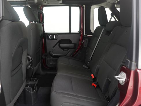 Used 2022 Jeep Wrangler Unlimited Sport image 15