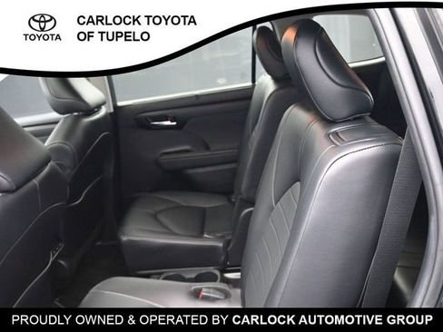 Used 2024 Toyota Highlander XLE image 24