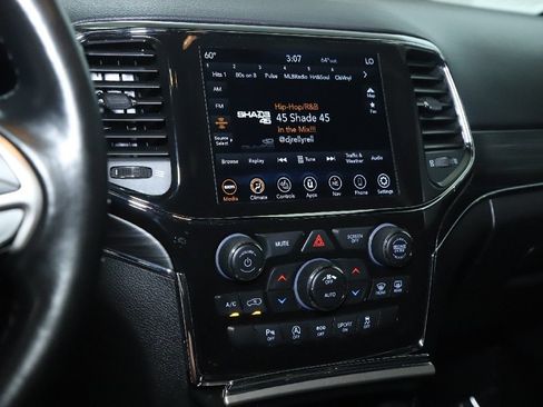 Used 2021 Jeep Grand Cherokee Limited w/ Luxury Group II AWD/4WD image 26