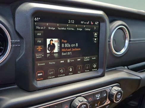 Certified 2022 Jeep Wrangler Unlimited Sahara w/ LED Lighting Group AWD/4WD image 17