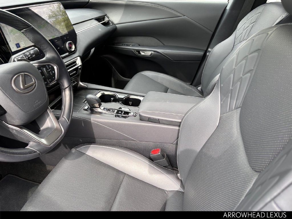 Used 2026 Lexus RX 350 Premium w/ Accessory Package (2T) FWD image 16