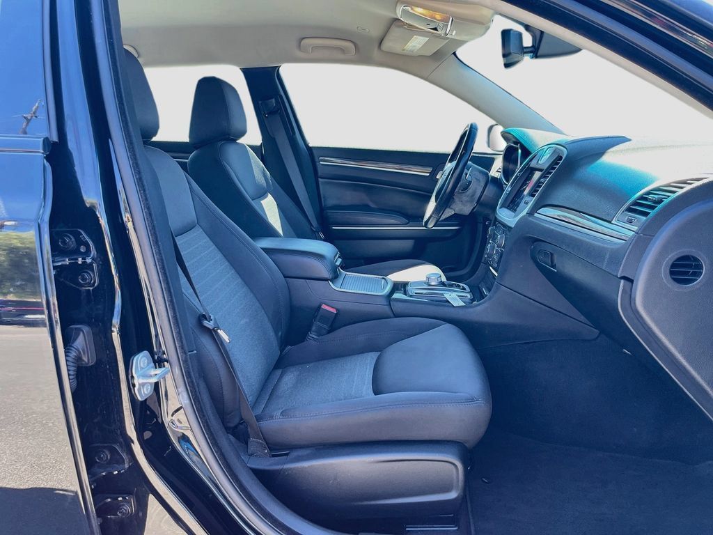 Used 2022 Chrysler 300 Touring w/ Sport Appearance Package RWD image 26
