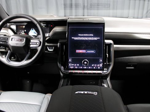 Used 2025 GMC Yukon XL AT4 w/ Premium Trailering Package image 18