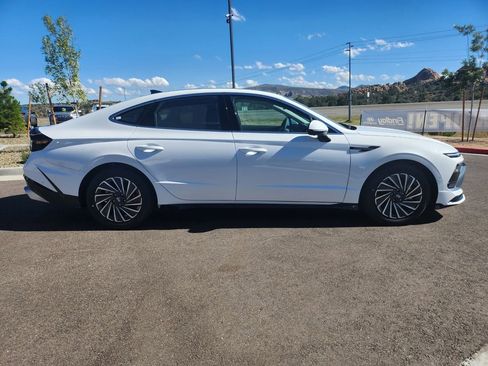 New 2025 Hyundai Sonata Limited image 3