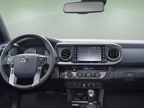 Used 2023 Toyota Tacoma TRD Off-Road image 5