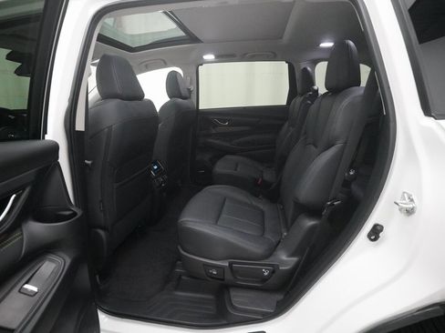 Used 2025 Subaru Ascent Bronze Edition image 16