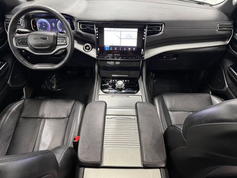 Used 2024 Jeep Wagoneer Series II AWD/4WD image 13