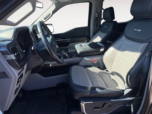 Used 2023 Ford F150 Limited image 9
