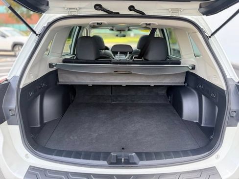 Used 2023 Subaru Forester Premium AWD/4WD image 24