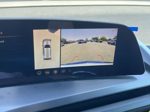 New 2026 Cadillac Vistiq Sport image 7