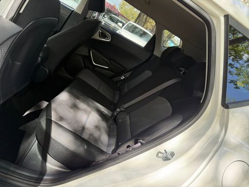 Used 2025 Kia Soul LX w/ LX Technology Package image 22