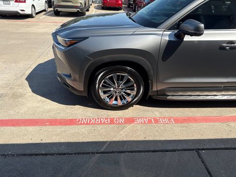 Used 2026 Toyota Grand Highlander AWD image 8