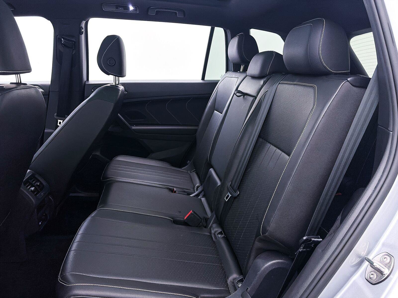 Used 2023 Volkswagen Tiguan SE R-Line FWD image 39