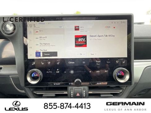 Used 2025 Lexus GX 550 w/ Accessory Package (2T) AWD/4WD image 18