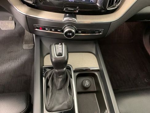 Used 2019 Volvo XC60 T5 Inscription w/ Protection Package Premier image 12