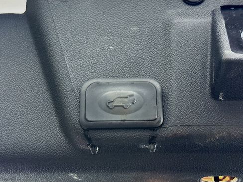 Used 2017 Buick Enclave Leather FWD image 29