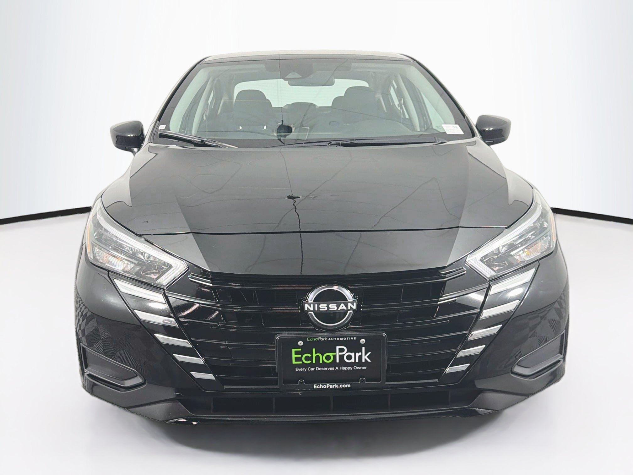 Used 2025 Nissan Versa SV FWD image 2