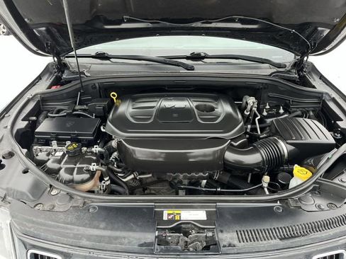 Used 2016 Jeep Grand Cherokee Laredo AWD/4WD image 19