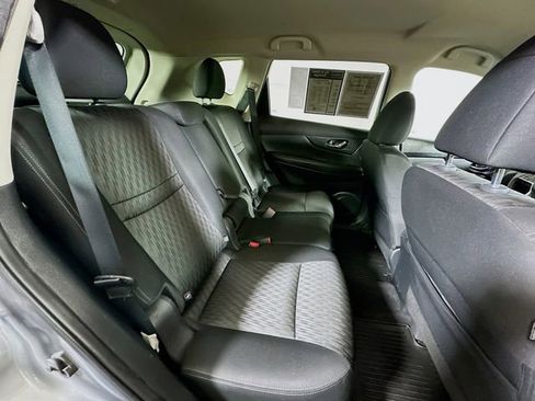 Used 2018 Nissan Rogue SV w/ Premium Package image 29